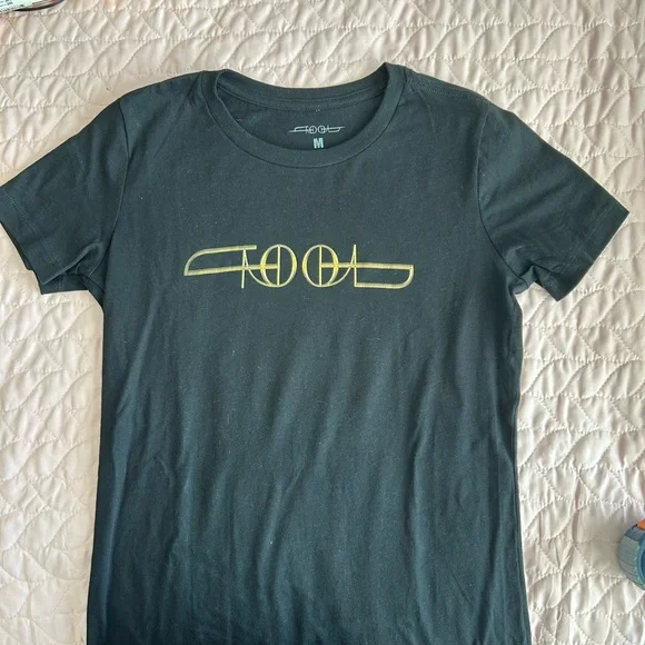 Black Graphic T-shirt - Picture 4 of 4